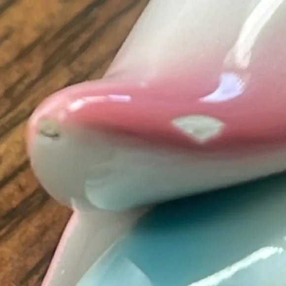 Vintage 1960’s Anthropomorphic Blue Bird Salt and Pepper Shakers with Tulip Hats - Picture 10 of 17